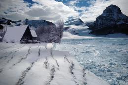 little house on the glacier